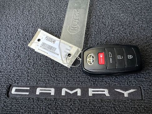 Used 2025 Toyota Camry XLE image 28