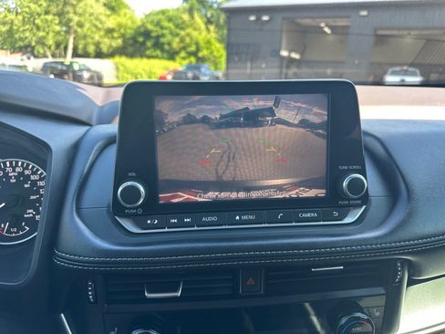 Used 2021 Nissan Rogue S FWD image 30