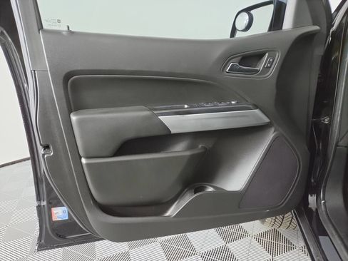 Used 2016 Chevrolet Colorado LT w/ Midnight Edition AWD/4WD image 17