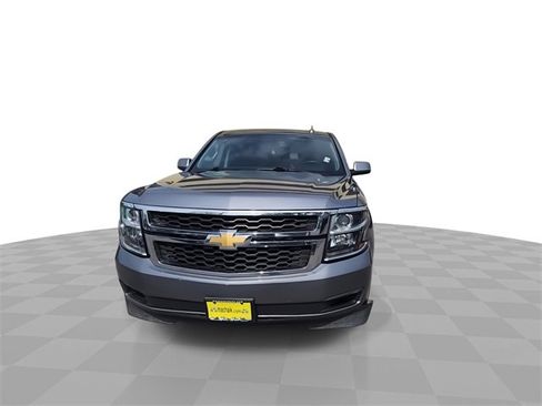 Used 2018 Chevrolet Suburban LT image 3