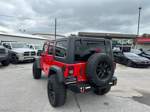 Used 2018 Jeep Wrangler Unlimited Sport AWD/4WD image 3