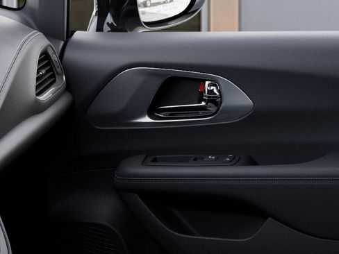 New 2026 Chrysler Pacifica Select image 25