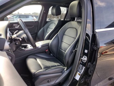 Used 2022 Mercedes-Benz GLC 300 4MATIC image 11