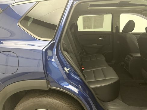Used 2023 Nissan Rogue SV w/ SV Premium B Package AWD/4WD image 18