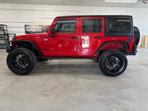 Used 2014 Jeep Wrangler Unlimited Rubicon w/ Connectivity Group AWD/4WD image 89