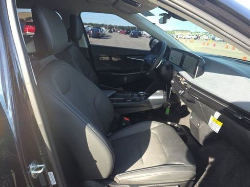 Certified 2024 Kia EV6 Light image 10