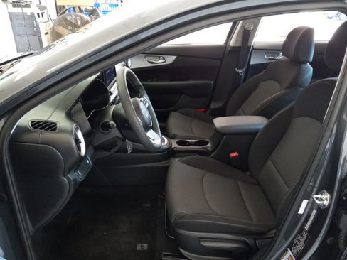 Certified 2023 Kia Forte LXS FWD image 17