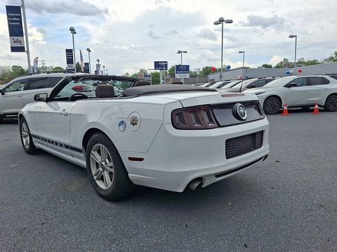 Used 2014 Ford Mustang Convertible RWD image 6
