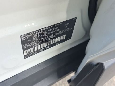 Used 2025 Toyota RAV4 XLE w/ Convenience Package image 29