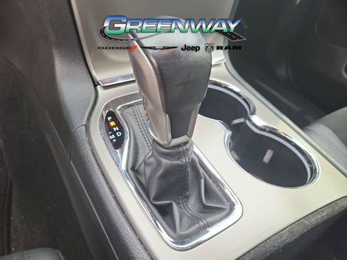 Used 2021 Jeep Grand Cherokee Laredo X image 23