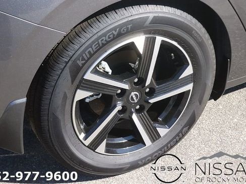 New 2025 Nissan Sentra SV w/ Trunk Package FWD image 7