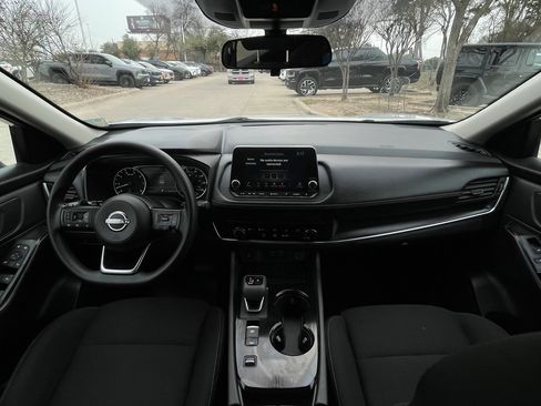 Used 2024 Nissan Rogue S image 10