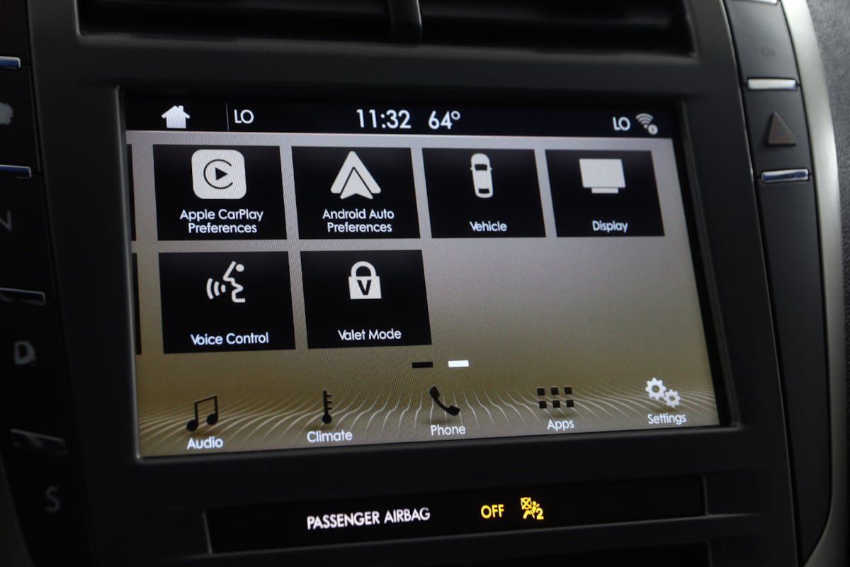 Used 2017 Lincoln MKZ Premiere FWD image 9