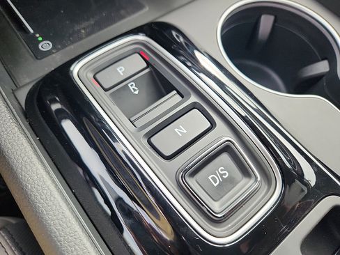 New 2025 Honda Pilot Touring image 11