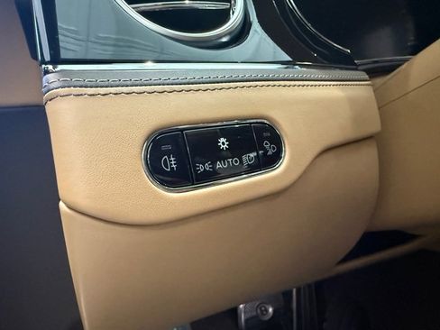 Used 2022 Bentley Flying Spur V8 AWD/4WD image 26