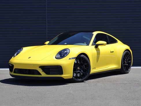 Used 2022 Porsche 911 Carrera 4 GTS AWD/4WD image 1