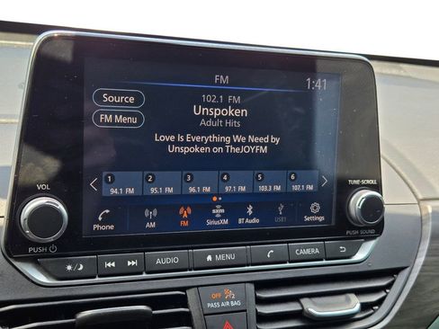 Used 2025 Nissan Altima 2.5 SV FWD image 25