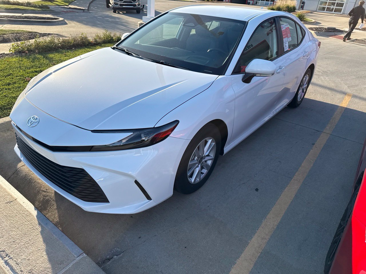 Used 2026 Toyota Camry LE w/ Convenience Package FWD image 2