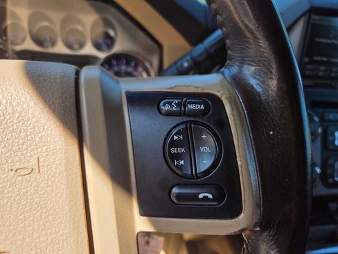 Used 2015 Ford F250 King Ranch w/ FX4 Off-Road Package AWD/4WD image 16