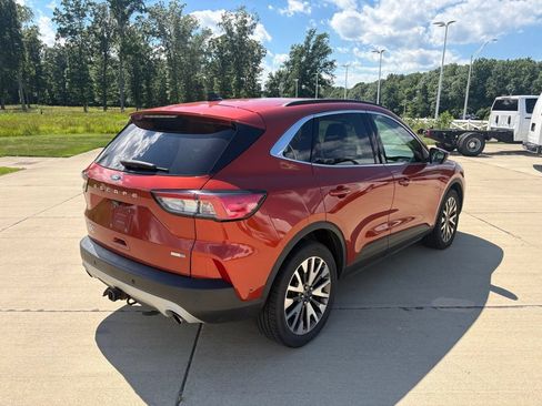 Used 2020 Ford Escape Titanium AWD/4WD image 6