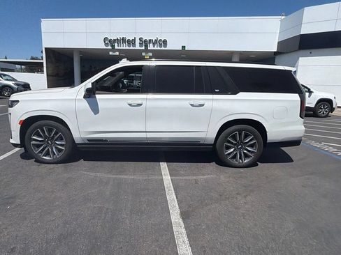 Used 2022 Cadillac Escalade ESV Sport w/ Touring Package AWD/4WD image 7
