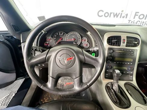 Used 2005 Chevrolet Corvette Convertible w/ Preferred Equipment Group RWD image 7