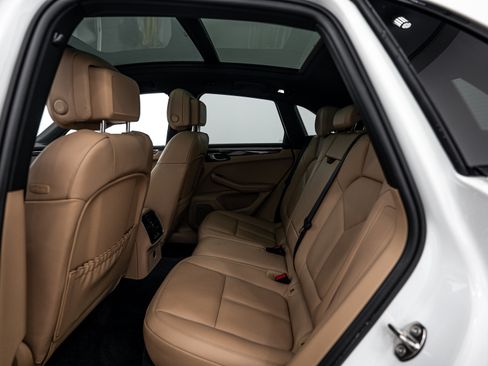 Certified 2022 Porsche Macan GTS AWD/4WD image 24