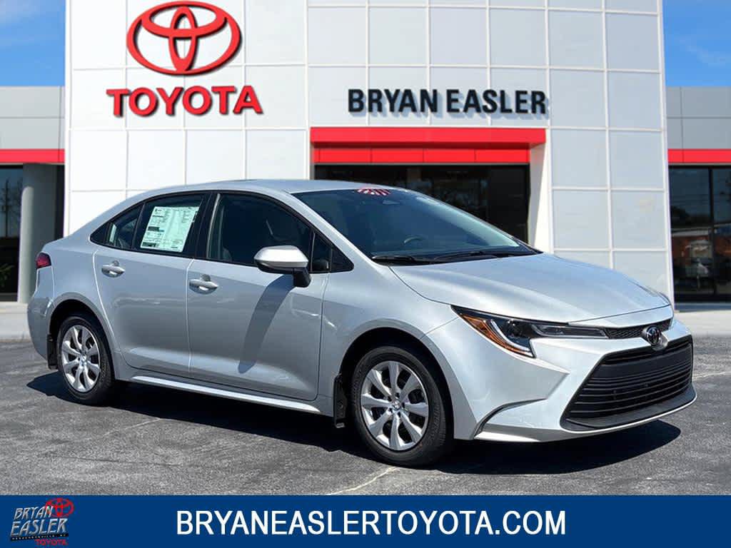 Used 2026 Toyota Corolla LE FWD image 1