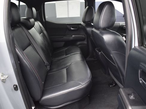Used 2017 Toyota Tacoma TRD Pro AWD/4WD image 11