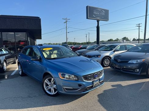 Used 2015 Volvo V60 T5 Platinum FWD image 1