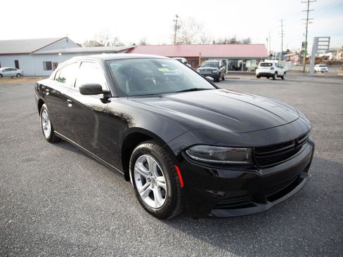 Used 2023 Dodge Charger SXT image 3