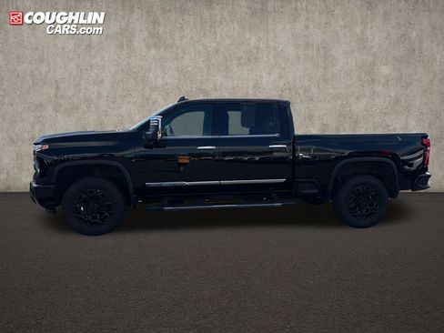 Used 2024 Chevrolet Silverado 2500 High Country w/ Technology Package AWD/4WD image 6