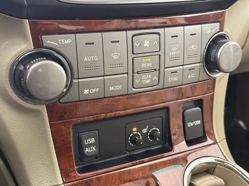 Used 2013 Toyota Highlander Limited image 19