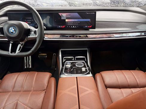 Certified 2023 BMW i7 xDrive60 w/ Executive Package 2 image 30