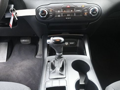Used 2018 Kia Sorento FWD image 13