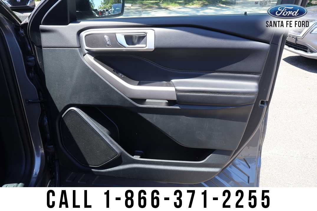 Used 2024 Ford Explorer XLT w/ Equipment Group 202A AWD/4WD image 34