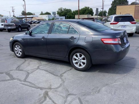 Used 2010 Toyota Camry LE FWD image 11