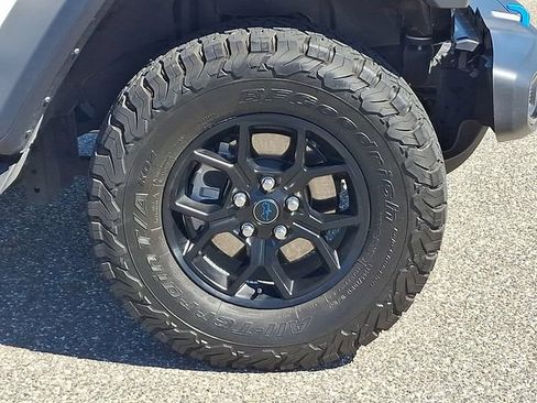 Used 2024 Jeep Wrangler Unlimited AWD/4WD image 29