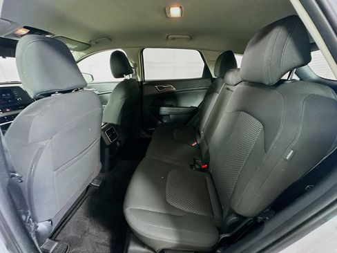 Used 2025 Kia Sportage LX FWD image 25