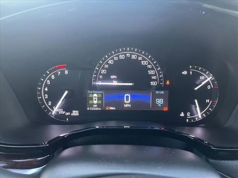 Used 2018 Cadillac XT5 Premium Luxury w/ LPO, Wheel Lock Package image 15