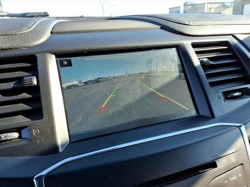 Used 2016 Lincoln MKS FWD image 26