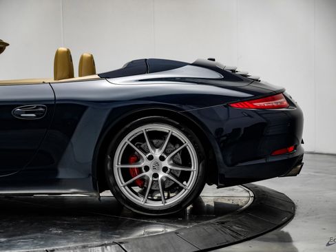 Used 2015 Porsche 911 Carrera S image 9
