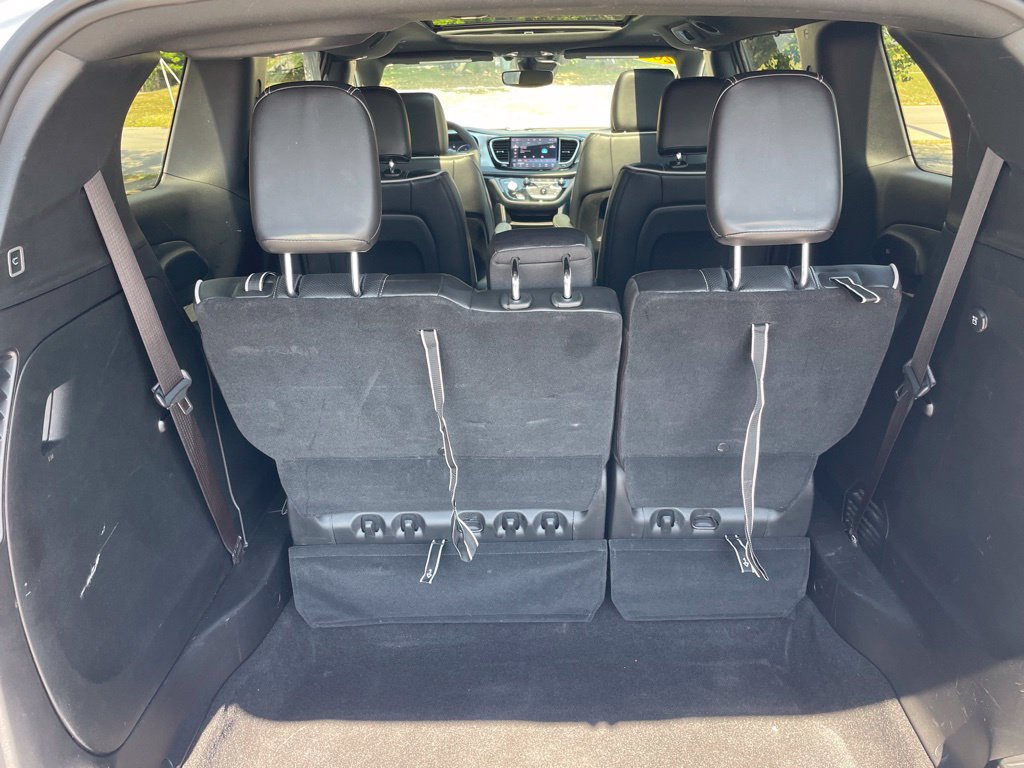 Used 2026 Chrysler Pacifica Limited FWD image 39
