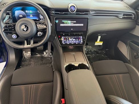 Certified 2025 Maserati Grecale Folgore AWD/4WD image 15