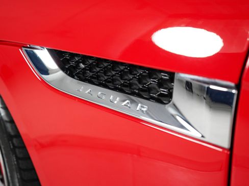 Used 2014 Jaguar F-TYPE S RWD image 9