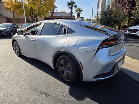 Used 2023 Toyota Prius LE image 6