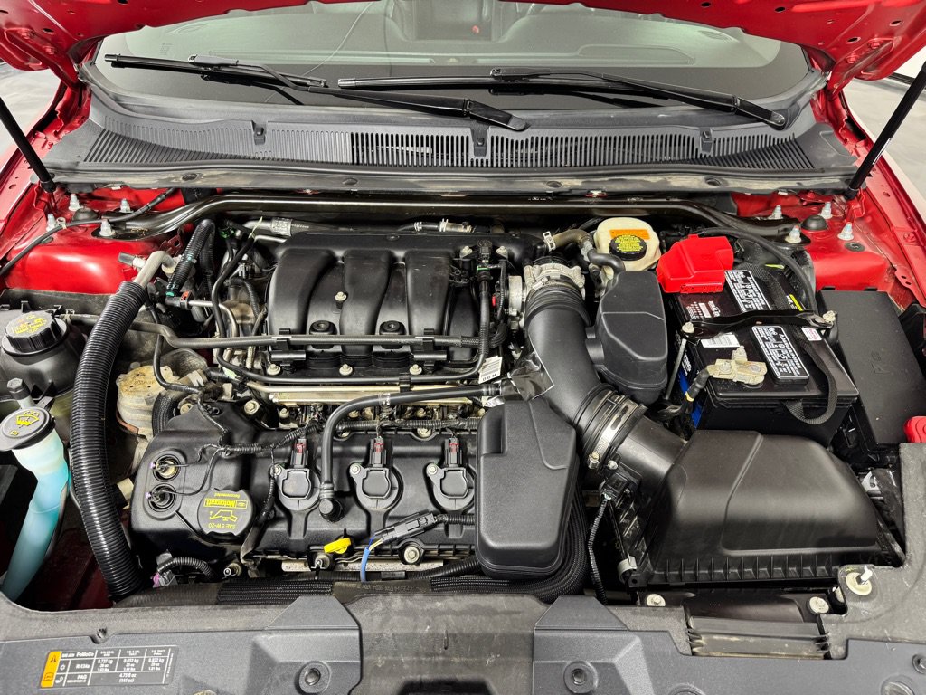 Used 2013 Ford Taurus Limited FWD image 22