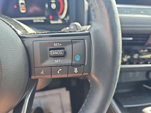 Used 2024 Nissan Rogue Platinum w/ Platinum Premium Package FWD image 18