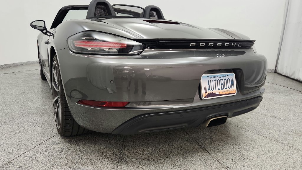 Used 2017 Porsche 718 Boxster RWD image 25