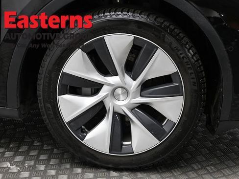 Used 2021 Tesla Model Y Long Range image 28